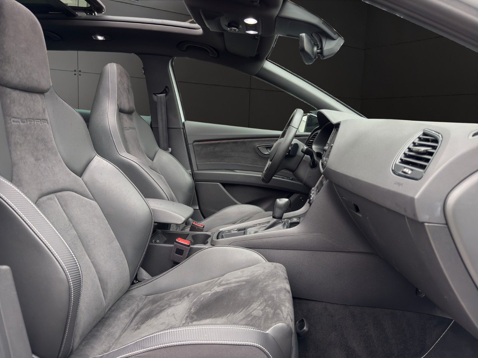 Fahrzeugabbildung SEAT LeonST Cupra*Pano*ACC*Soundsystem*Carplay*Allrad