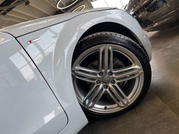 Audi TT Roadster 2.0 TFSI *BI-XENON*NAVI*PDC*LEDER*