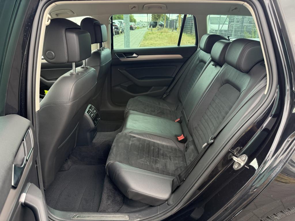 VOLKSWAGEN PASSAT R-LINE - 239 CV - HIGHLINE - 4MOTION - BVA - ALCANTARA