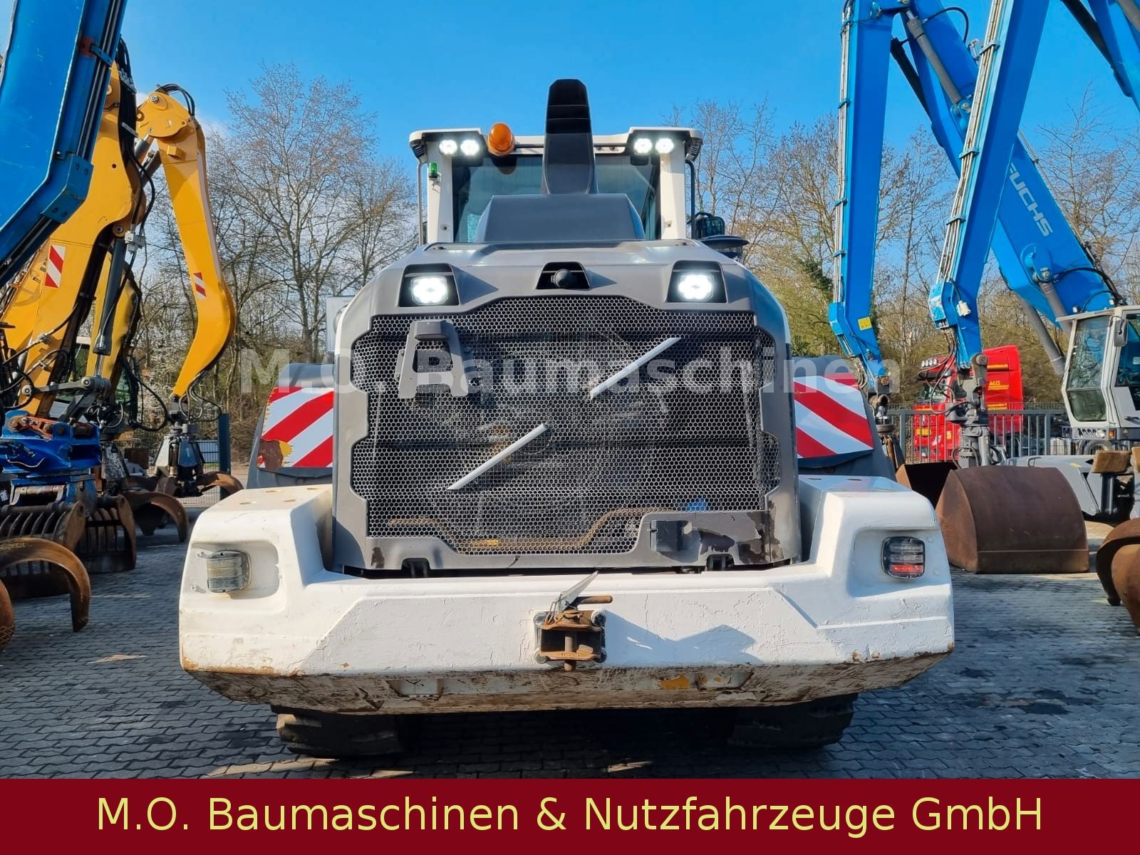 Fahrzeugabbildung Volvo L 120 H /3+4. Steuerkreis / BSS/Hochkippschaufel