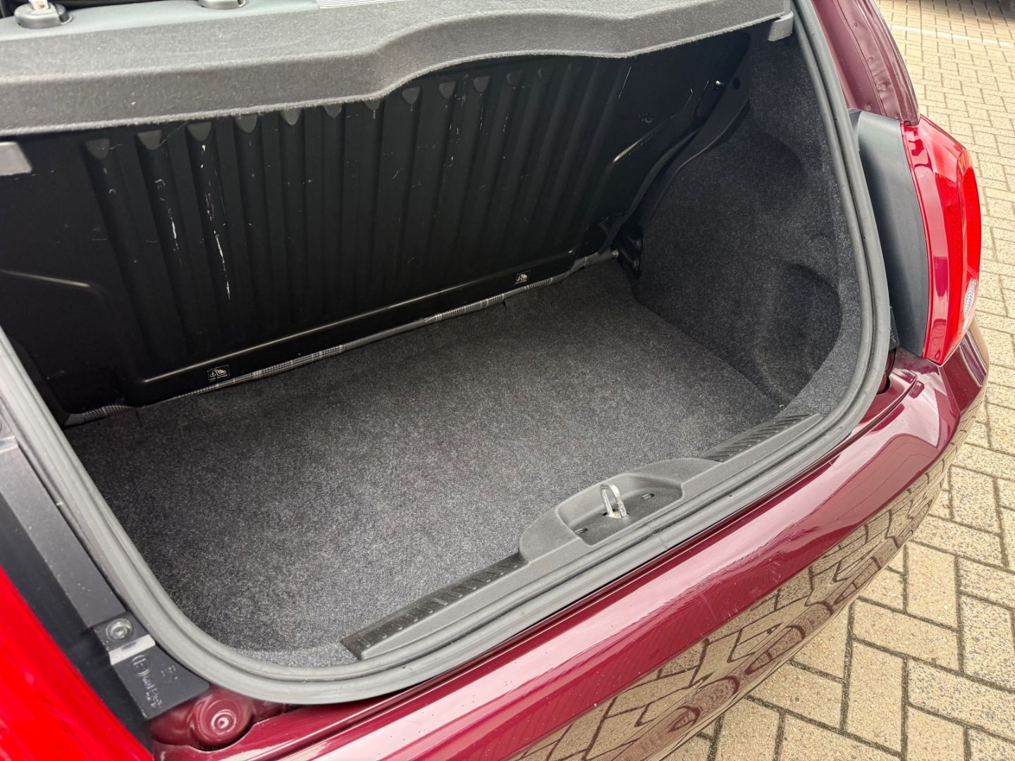 Fahrzeugabbildung Fiat 500 Lounge Pano CarPlay Temp PDC ALU BT Berganfa