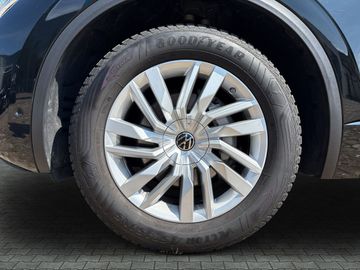 Volkswagen Touareg - 7