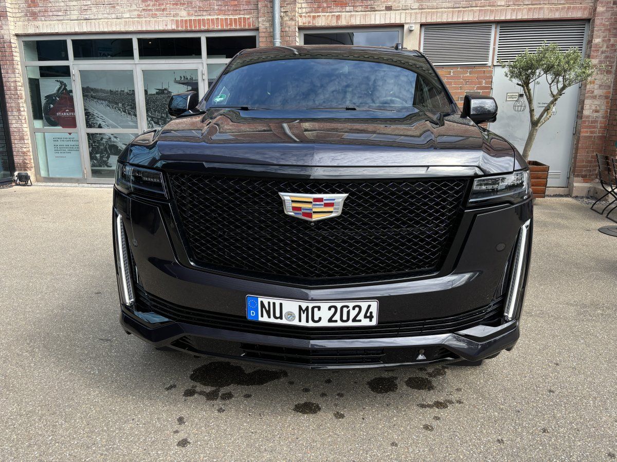 Cadillac Escalade (6.2l V8 Platinum Sport EU-Navi/AHK 3,5t)