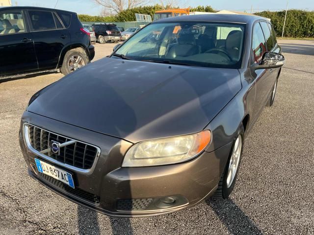 Volvo VOLVO V70 2.4 D Kinetic