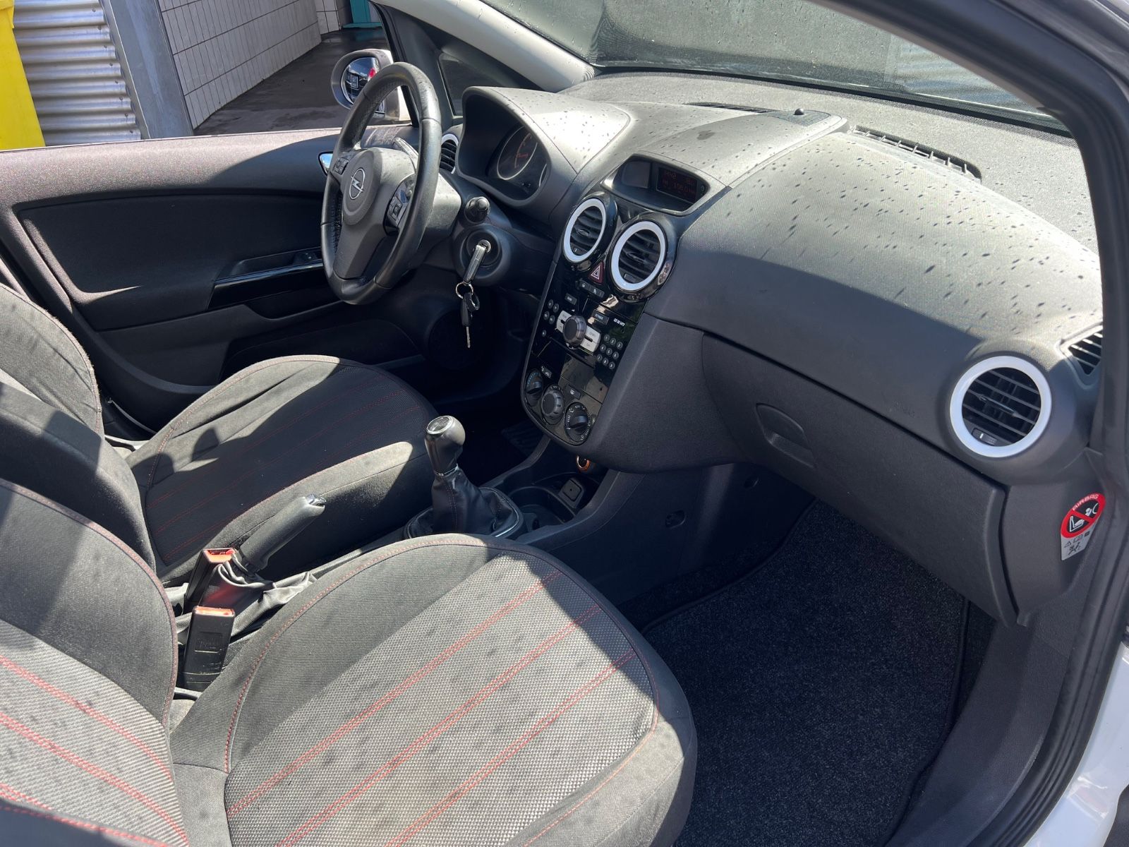 Fahrzeugabbildung Opel Corsa D 1.2 Color Edition