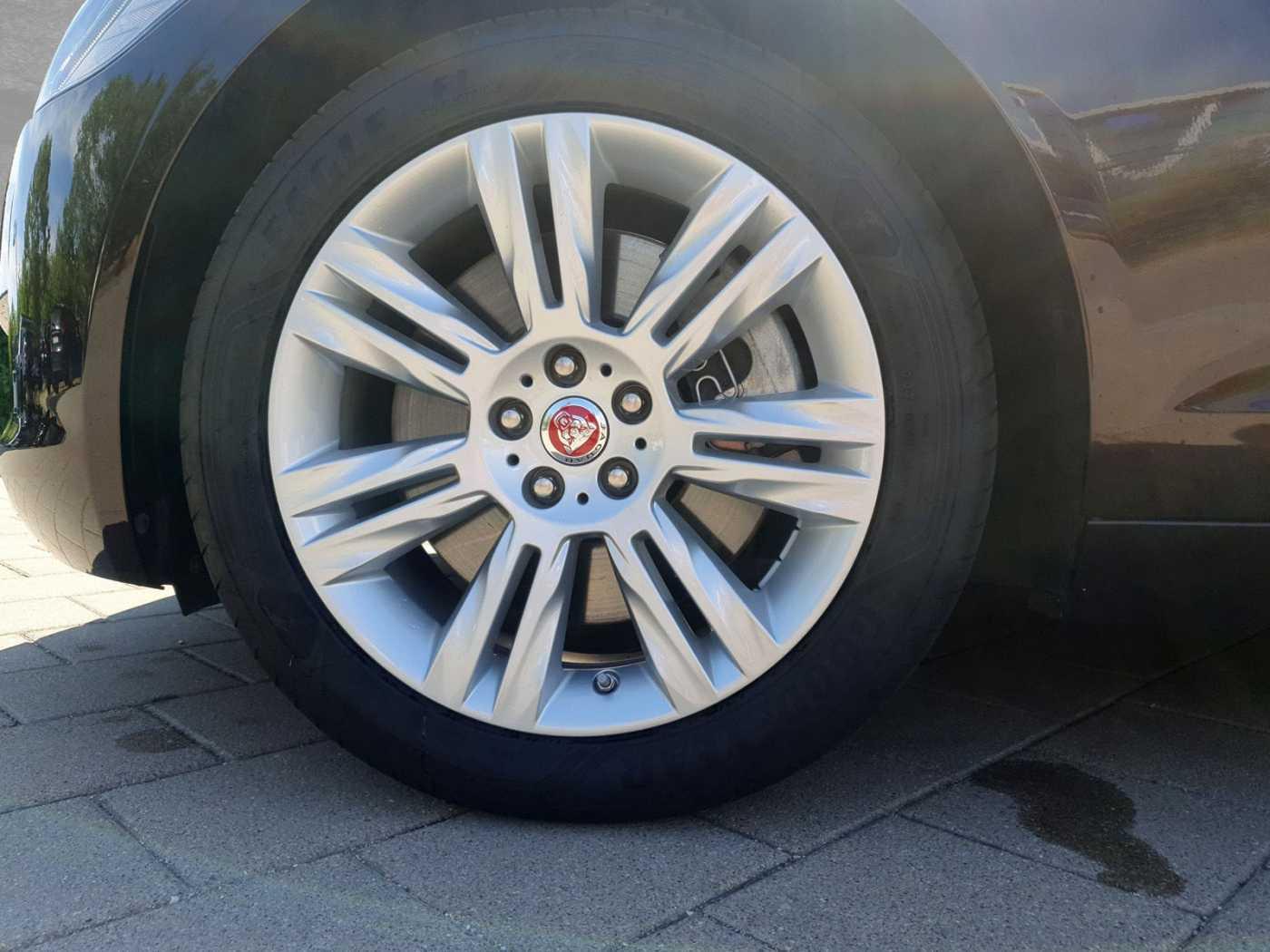 Jaguar XF 25t Sportbrake Portfolio