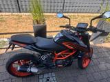 KTM Duke 125 - KTM 125