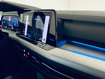 Volkswagen Golf - 8