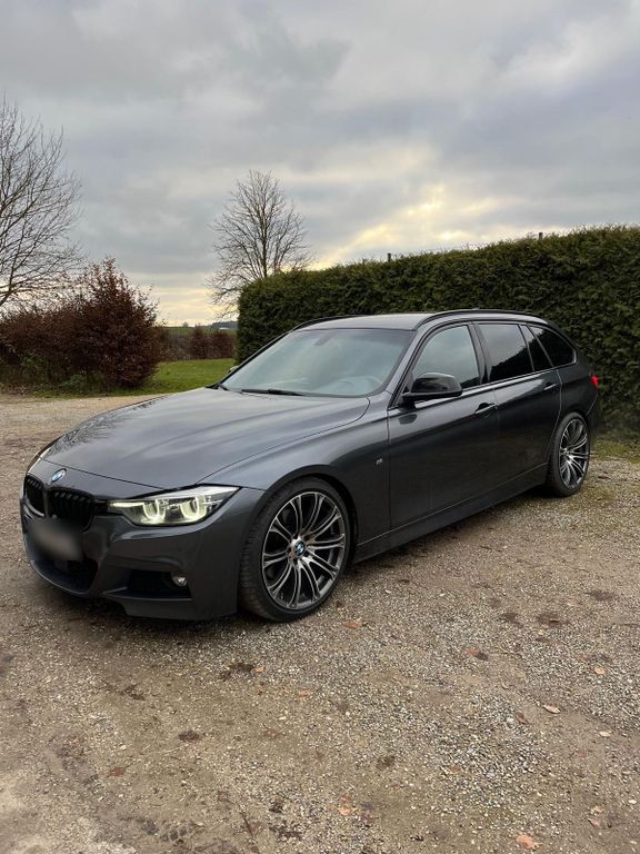 Image of BMW 330