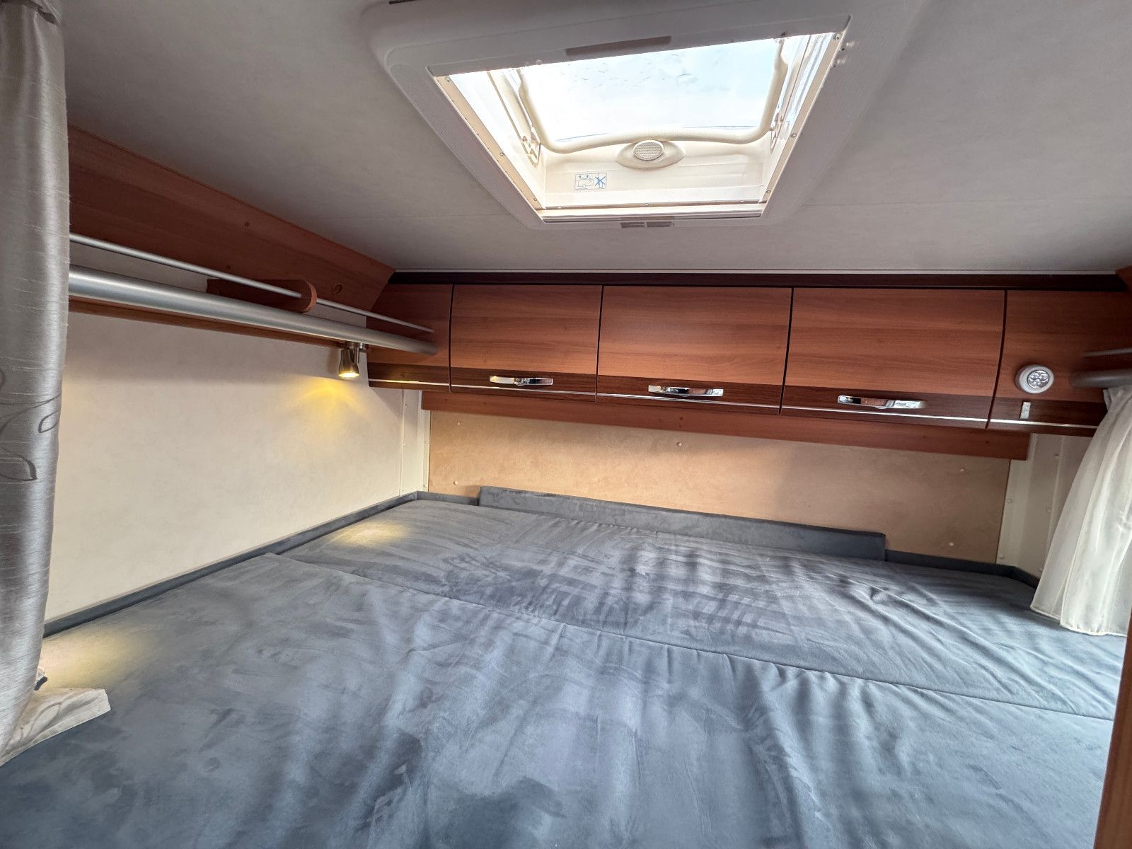 Fahrzeugabbildung HYMER / ERIBA / HYMERCAR Van 512 SILVERLINE FORD TRANSIT SOLAR TV KAMERA