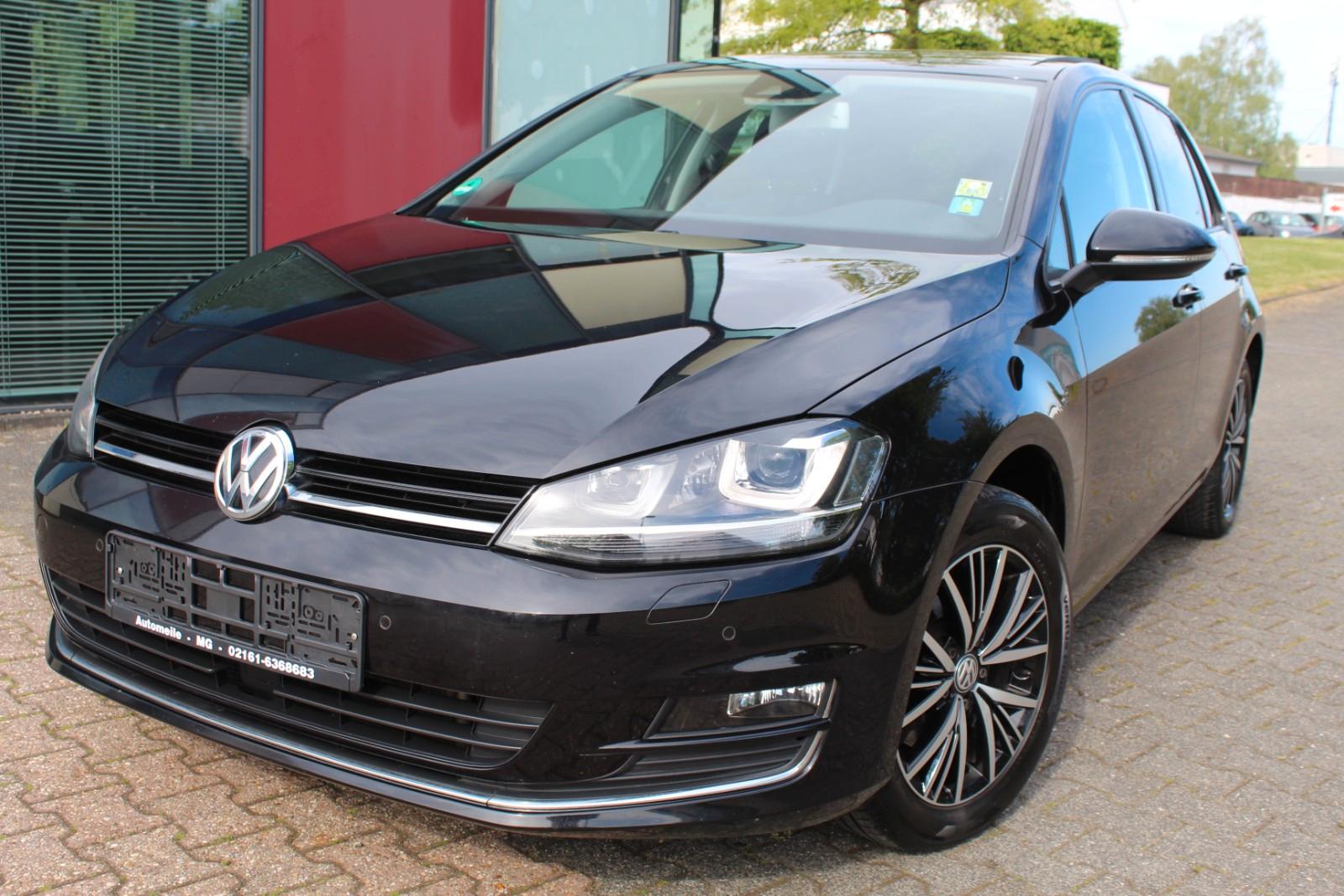 Volkswagen Golf VII Lim. Allstar *LED*XENON*NAVI*PANO*ACC*