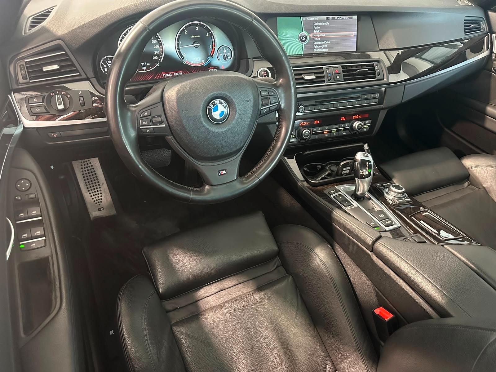 BMW 525d F10 3.0 204ch BVA PACK M - TOIT OUVRANT - AFFICHAGE TÊTE HAUTE - CUIR - ATTELAGE PIVOTANT - CAMÉRA DE RECUL