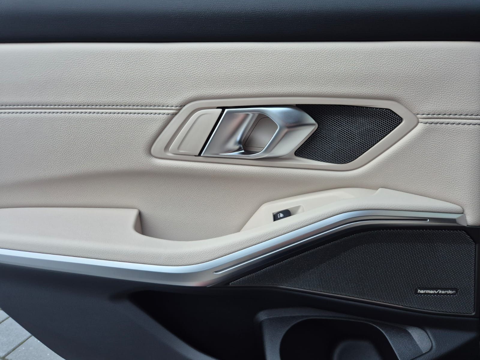 330 i Limousine M Sportpaket % % % %