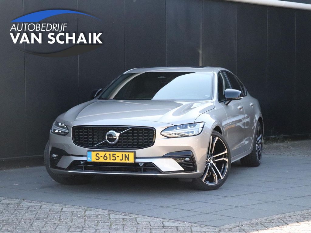 Volvo S90 — hlavná fotografia