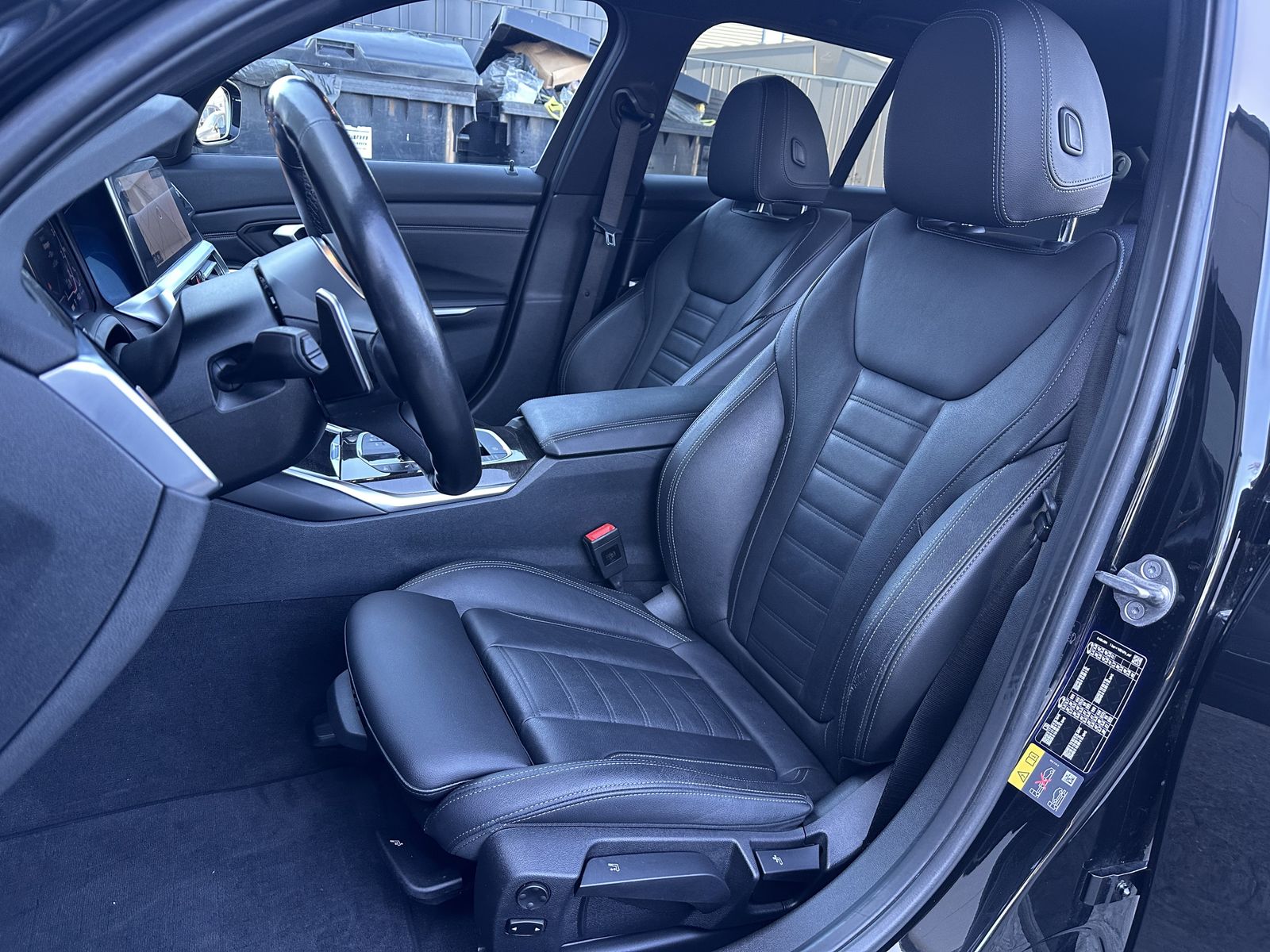Fahrzeugabbildung BMW 330e Touring M-Sport NAV+LASER+AHK+HEAD-UP+19ZO