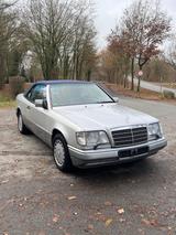 Mercedes-Benz E 220 Cabriolet Oldtimer Top Zustand - gebrauchte Mercedes-Benz 220 aus dem Jahr 1994