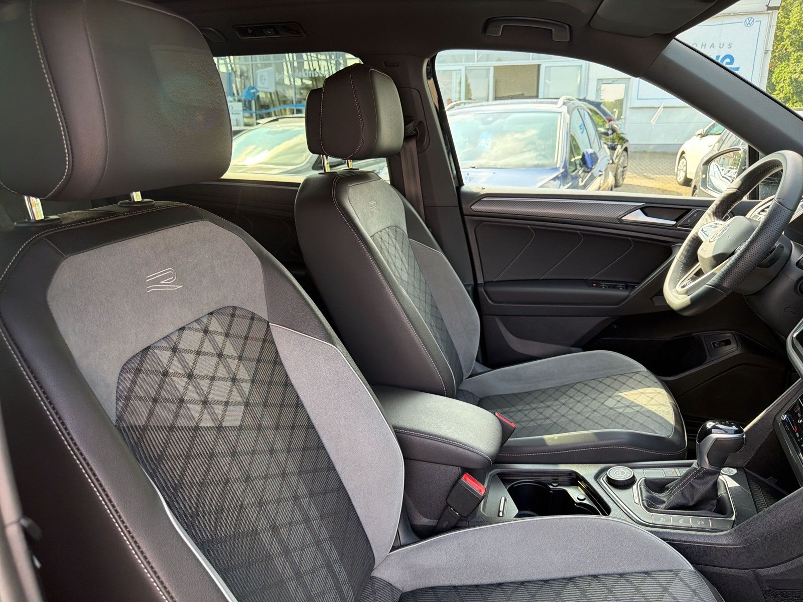 Tiguan Allspace R-Line 4M TDi DSG PANO Standh
