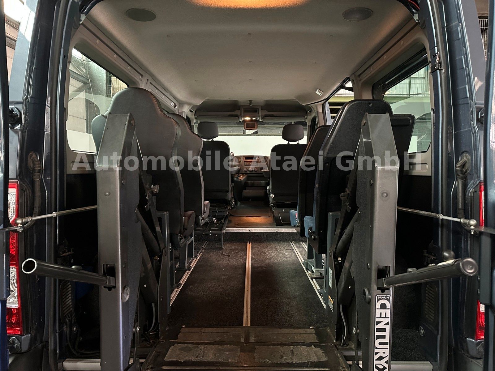 Fahrzeugabbildung Opel Movano Automatik *Selbstfahrer* Rollstuhl-Lift