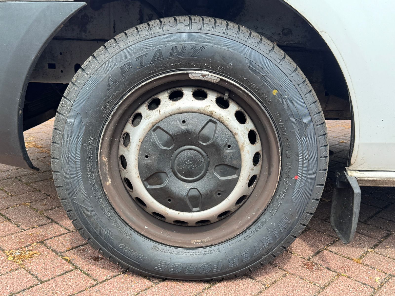 Fahrzeugabbildung Ford Transit Custom 2.2 TDCI HOCHDACH L2 H2 3-SITZER