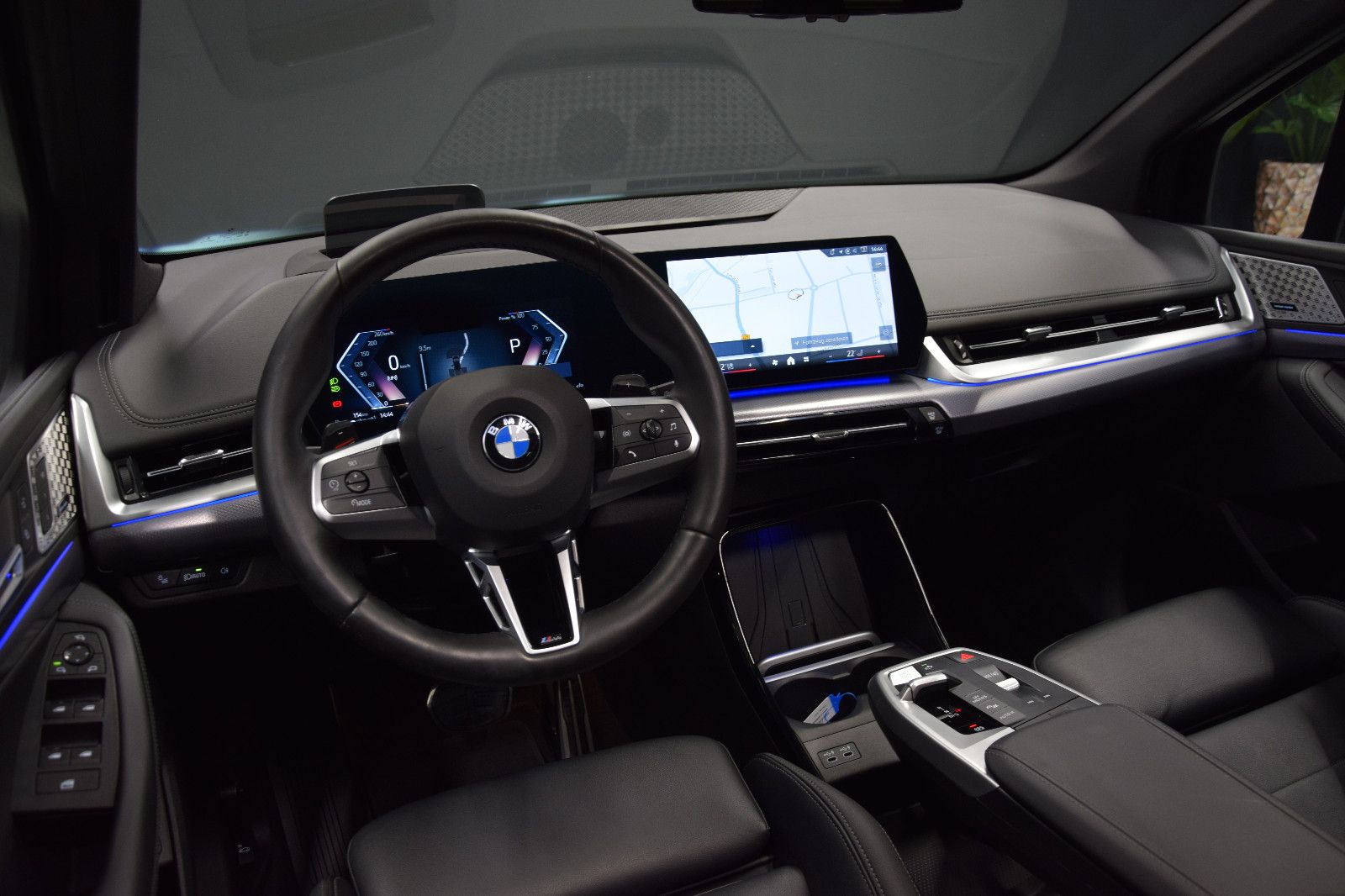 Fahrzeugabbildung BMW 218i Active Tourer M Sport Pano HuD ACC h/k