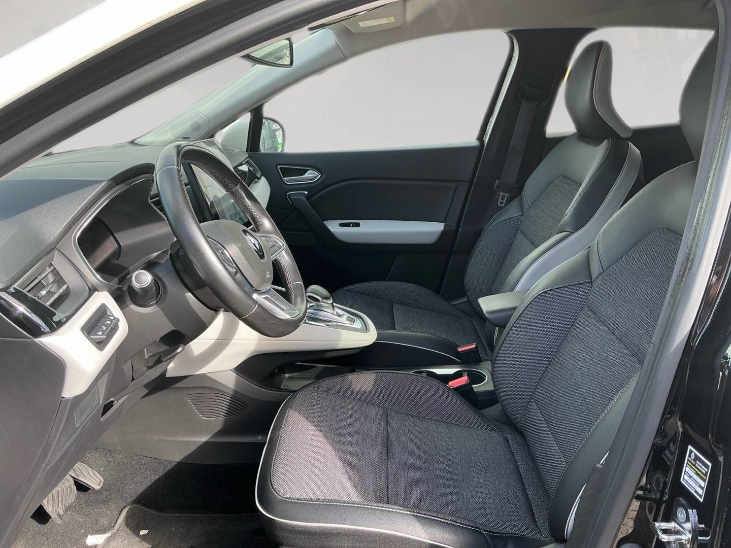 Fahrzeugabbildung Renault CAPTUR EDITION ONE E-TECH PLUG-IN 160