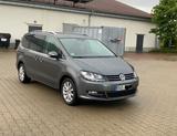 Volkswagen Sharan 2.0 TSI DSG Highline 7Sitze Pano Navi AHK - Volkswagen Sharan mit Benzin-Antrieb: Kleinbus, 2.0