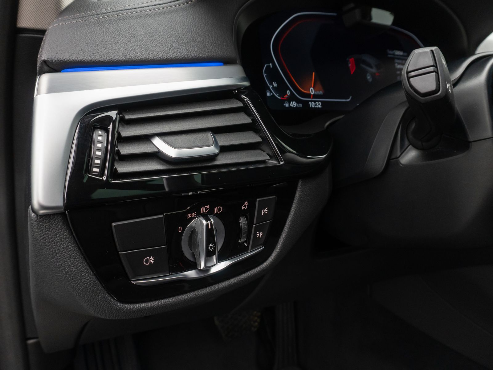 Fahrzeugabbildung BMW 540i xD Luxury Line ACC DispKey DAB Panorama HUD