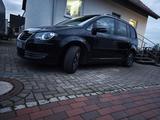 Volkswagen VW Touran 1.6 Freestyle 7Sitzer - Volkswagen Touran aus 2010: Freestyle