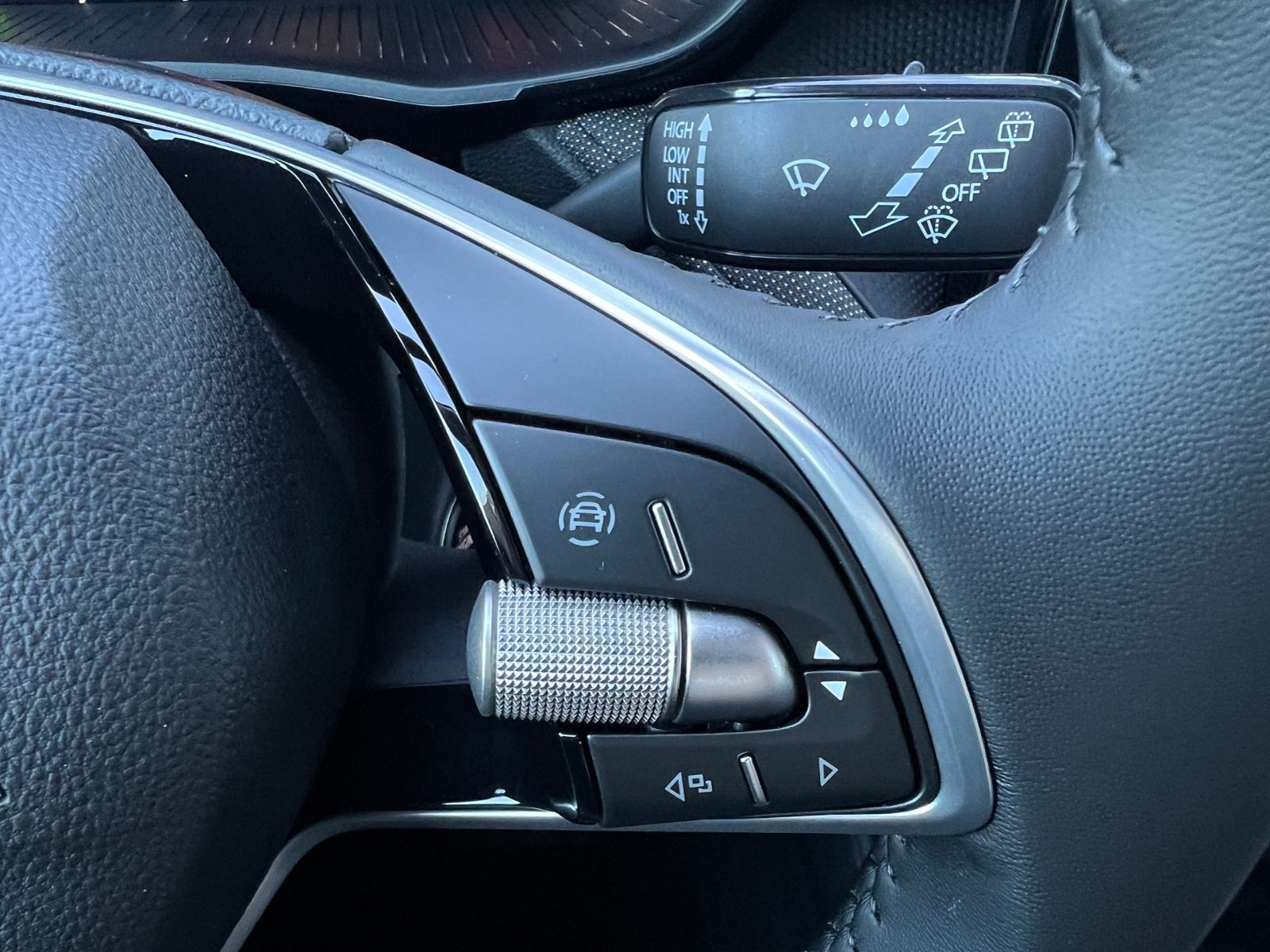 Fahrzeugabbildung SKODA Fabia Selection 1.0 TSI DSG *LED, KESSY, Rückfah