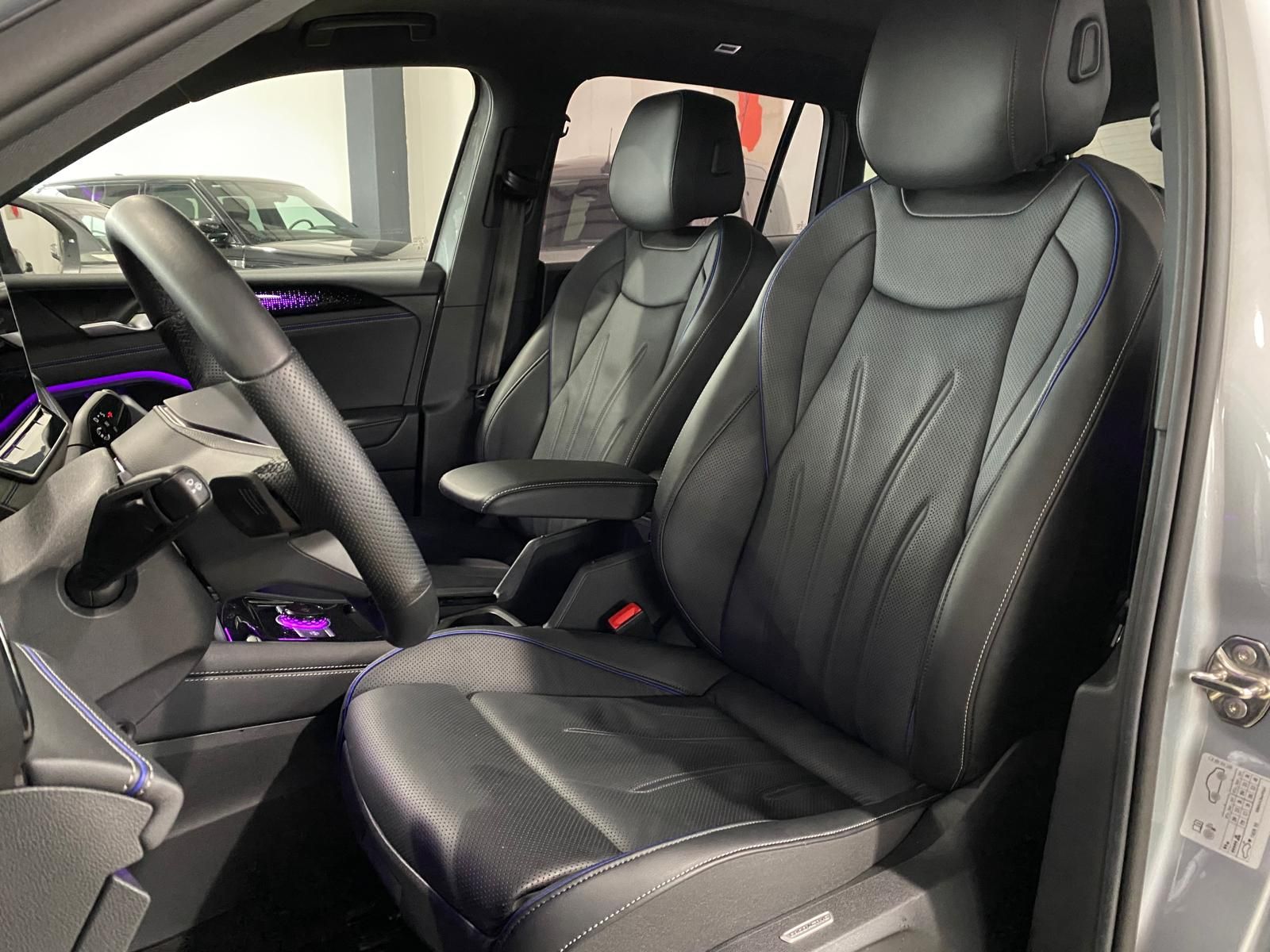 Fahrzeugabbildung Volkswagen Tiguan 2.0 TDI 4M R-Line/Leder/Pano/Matrix/AHK/
