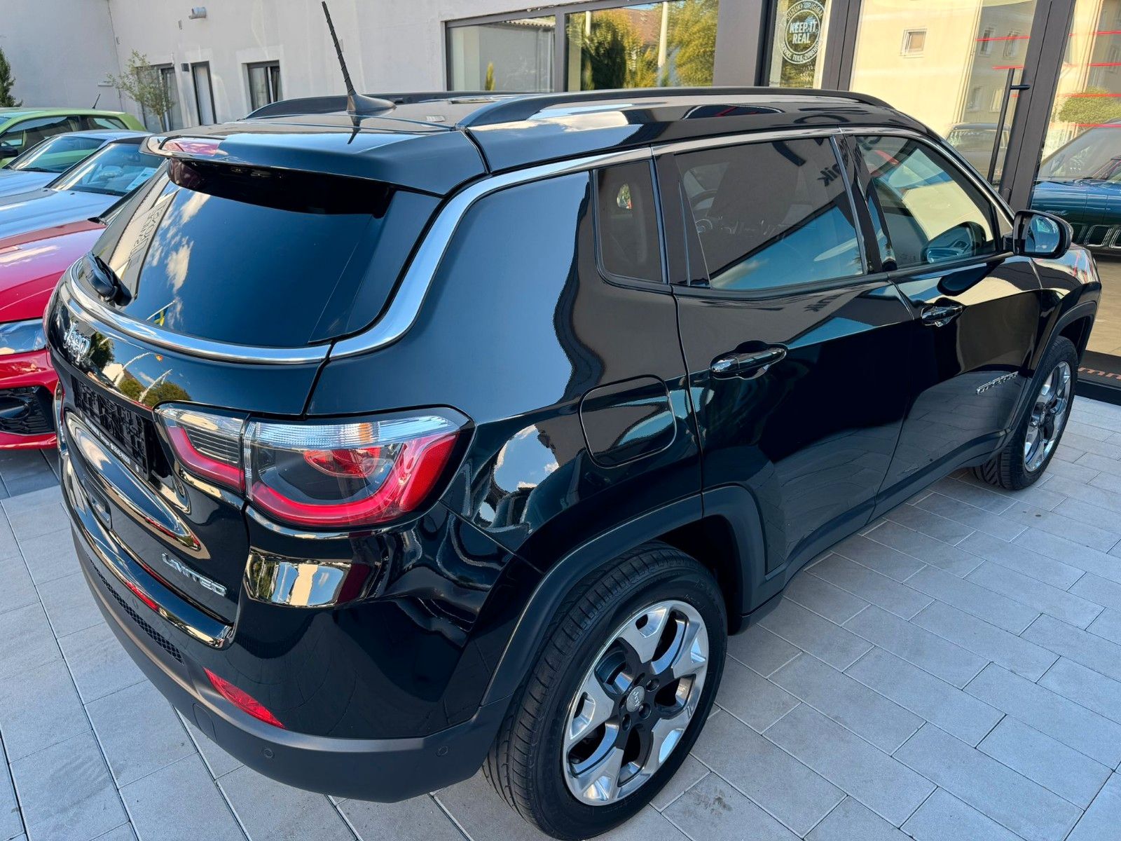 Fahrzeugabbildung Jeep Compass Limited 4WD