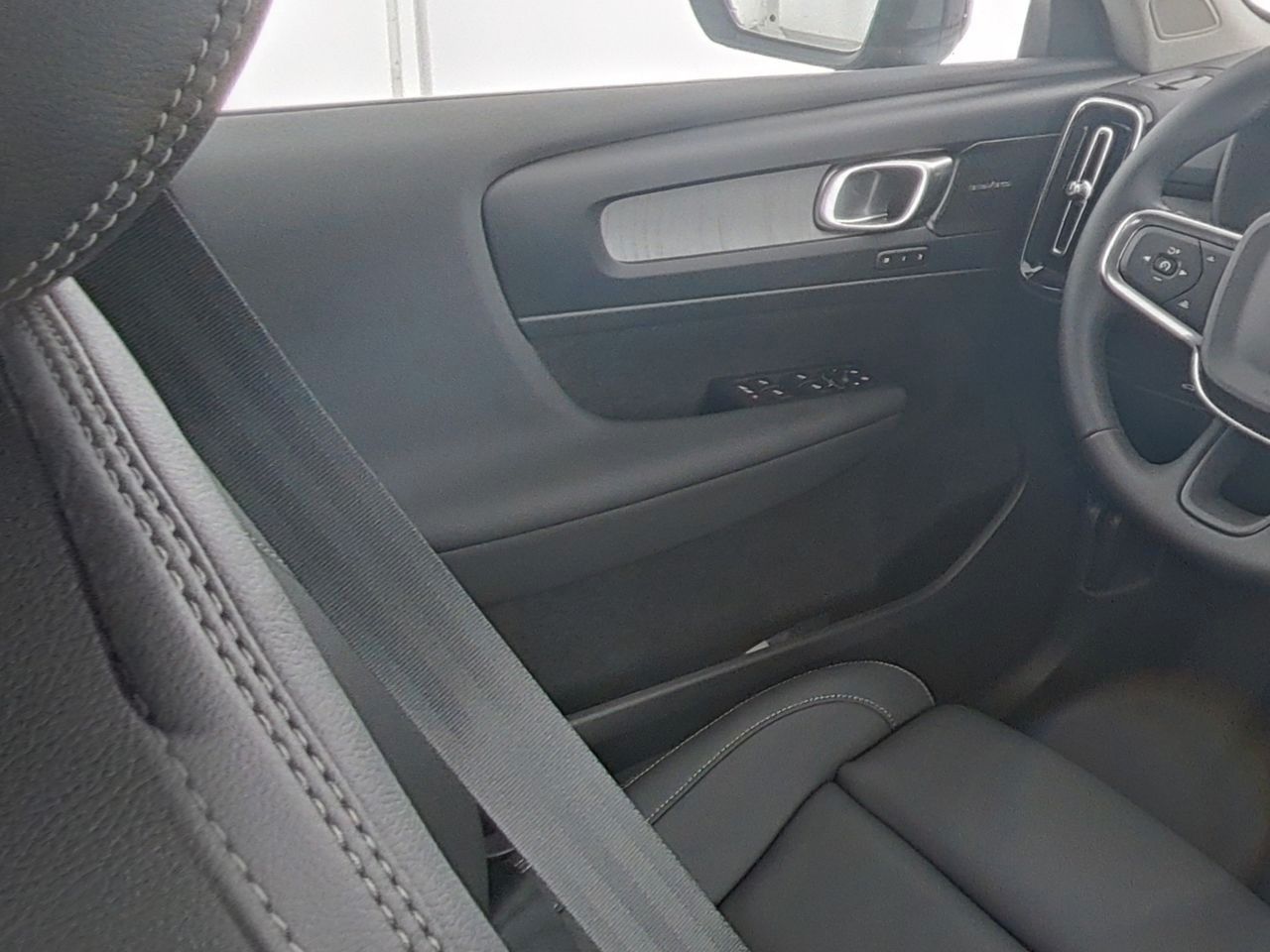 Fahrzeugabbildung Volvo XC 40 B3 Plus Dark | Standheizung | 360°