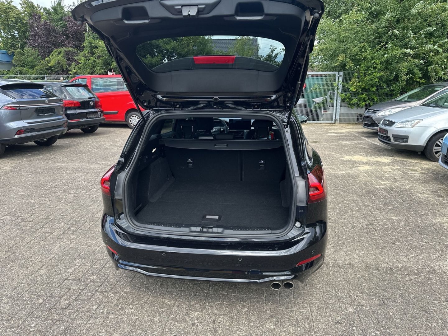 Fahrzeugabbildung Ford Focus Turnier ST-Line 1.0 EcoBoost Mild-Hybrid E