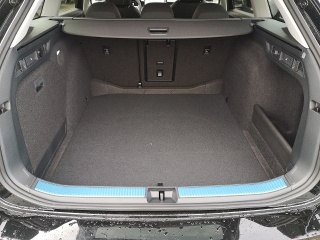 Fahrzeugabbildung SKODA Superb Combi 1.5 TSI DSG mHEV Selection AHK STAN