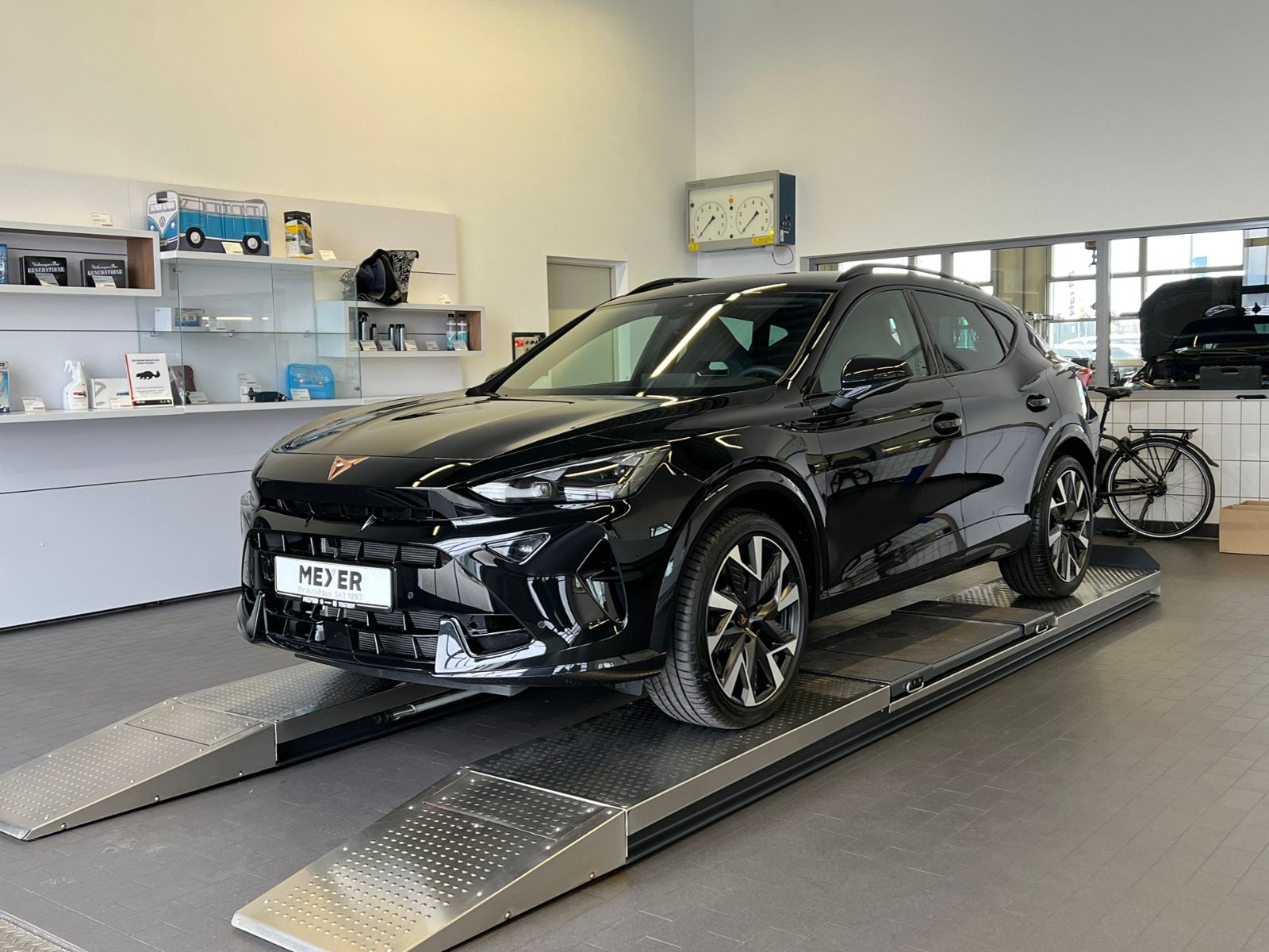 Fahrzeugabbildung CUPRA Formentor VZ 2.0 TSI DSG 4Drive *AHK, LED-Matrix