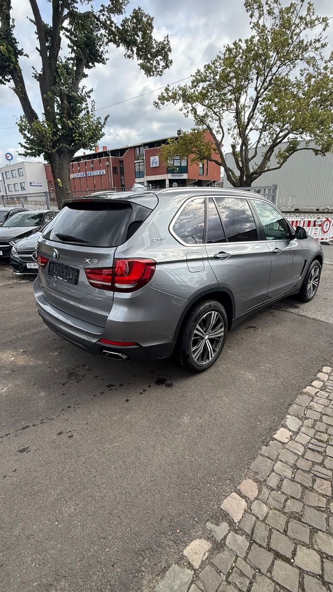 Fahrzeugabbildung BMW X5 xDrive 40 e