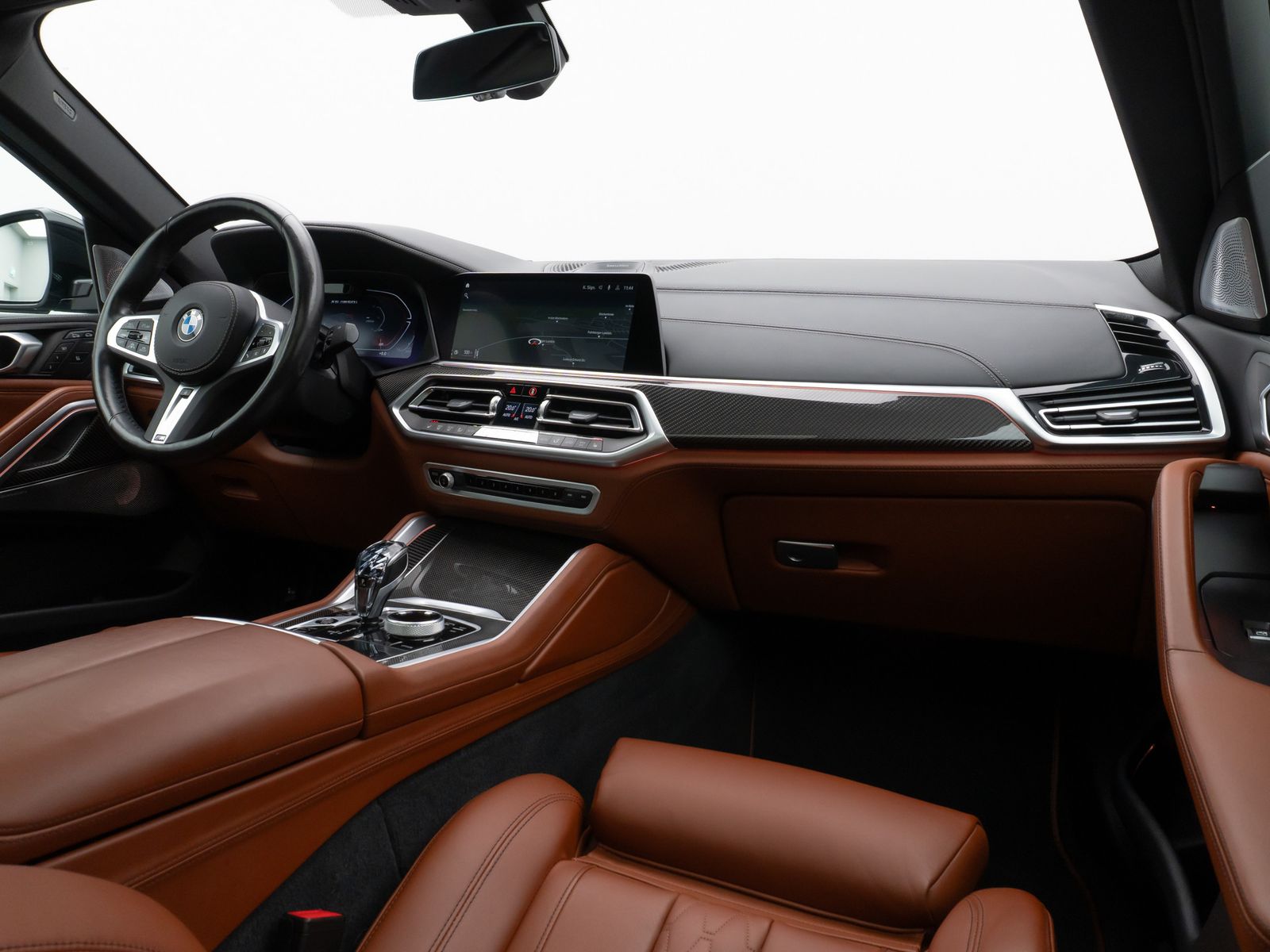 Fahrzeugabbildung BMW X6 M50i Panorama Laser 360°HUD DAB B&W AHK 22"