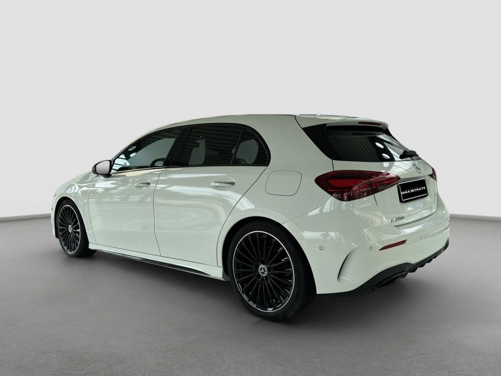 Fahrzeugabbildung Mercedes-Benz A 200 AMG Line AMG*Night*Navi*PDC*ParkAss*RFK