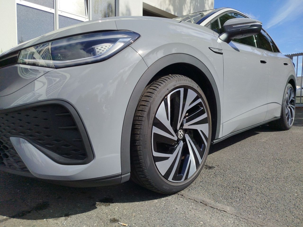 Fahrzeugabbildung Volkswagen ID.5 Pro 128 kW 77 kWh 1-Gang-Automatik, AHK