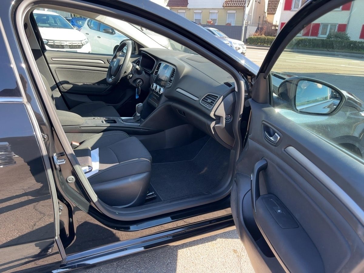 Fahrzeugabbildung Renault Megane Grandtour BUSINESS E-TECH PLUG-IN 160 GJR