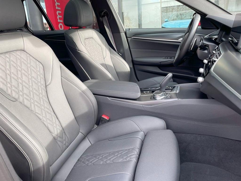 BMW 520d xDrive Touring/M-Sport/19"/AHK/Pano/ACC/Key – 10