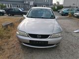 Opel Vectra 1.8 16V -Alus-1te Hand.1A.TÜV - silberne Opel Vectra