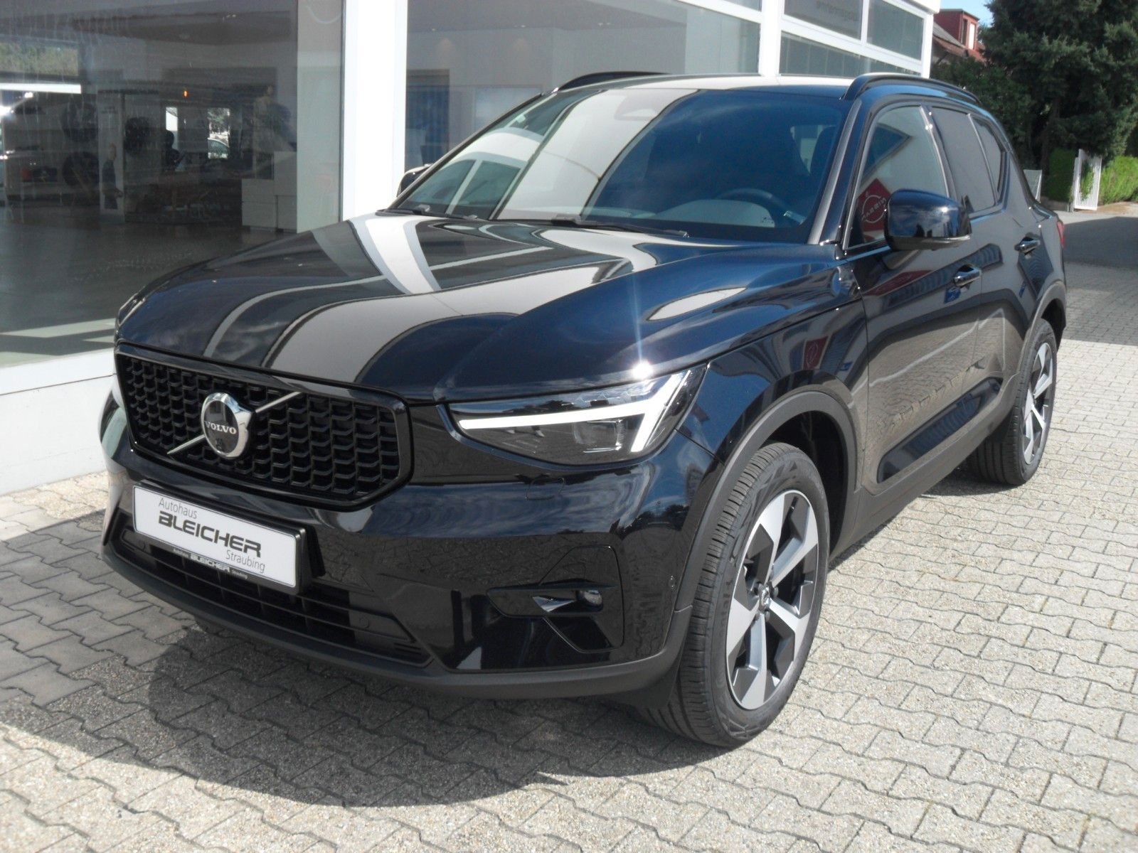 Fahrzeugabbildung Volvo XC 40 Plus Dark 2WD | 360°| Navi | NS