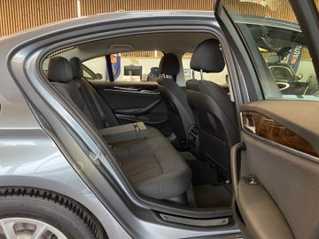 BMW 530 i xDrive *1.HAND*NAVI*TEMPO*SZHZ*AHK*PDC*