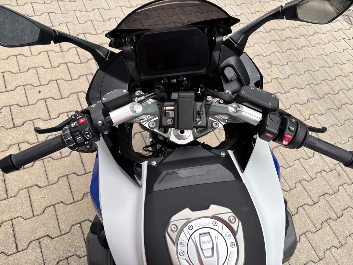 Fahrzeugabbildung BMW R 1300 RS Performance