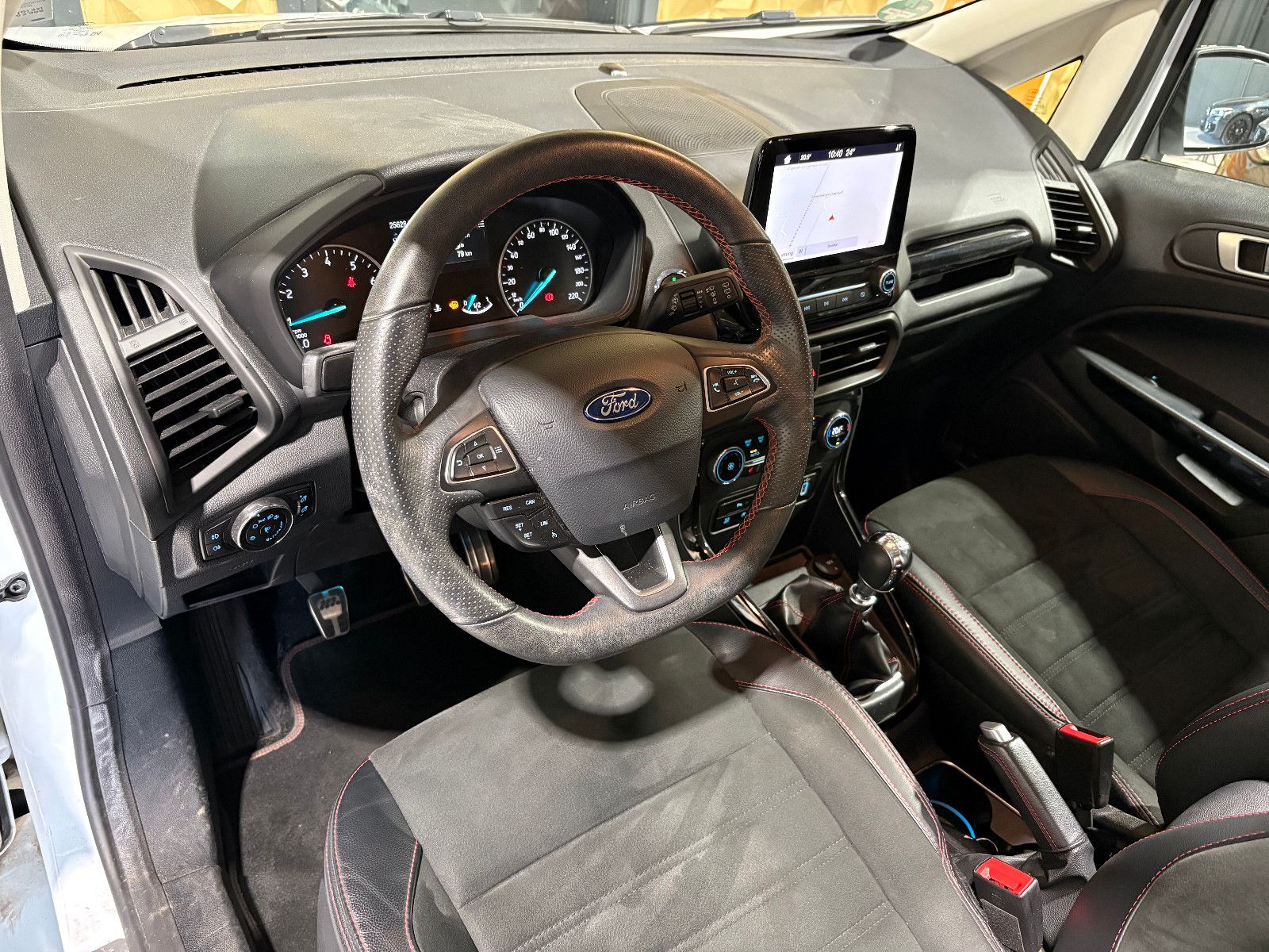 Fahrzeugabbildung Ford EcoSport ST-Line/ALCANTARA/PANO/APPLE/KAMERA/NAV