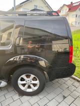Nissan Pathfinder 2.5 dCi DPF SE 4WD SE - Nissan Pathfinder mit Diesel-Antrieb