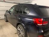 BMW X5 xDrive30d -NAVI+HEAD-UP+LEDER+AHK-PANO - BMW X5 mit Diesel-Antrieb