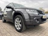 Suzuki Grand Vitara 2.4 !!!XENON & NAVI & PDC& AHK!!! - Suzuki Grand Vitara: 2.4