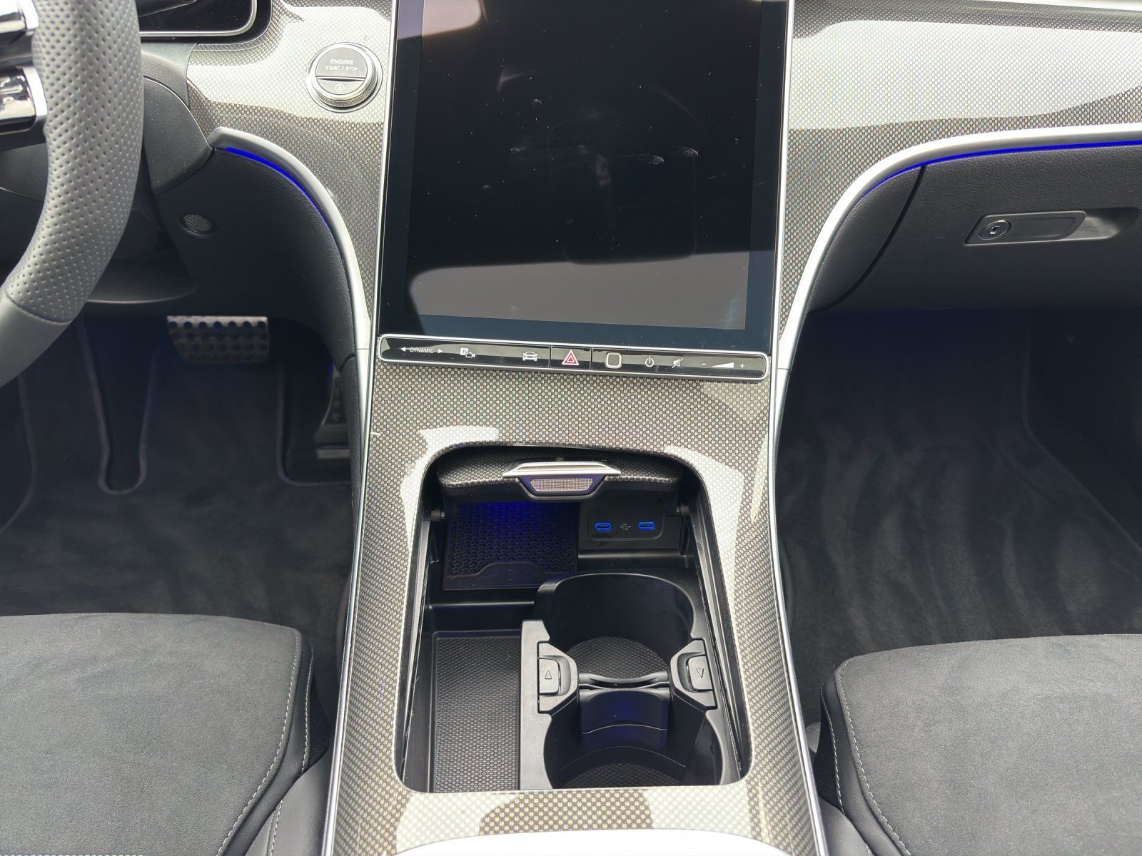 Fahrzeugabbildung Mercedes-Benz C 220 d AMG 360° DigLight AHK Pano MEMORY KeyGo